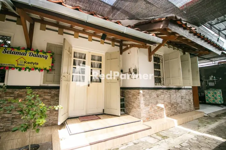 Батуретно: Kedyla Homestay Syariah Patangpuluhan Malioboro Area Yogyakarta RedPartner