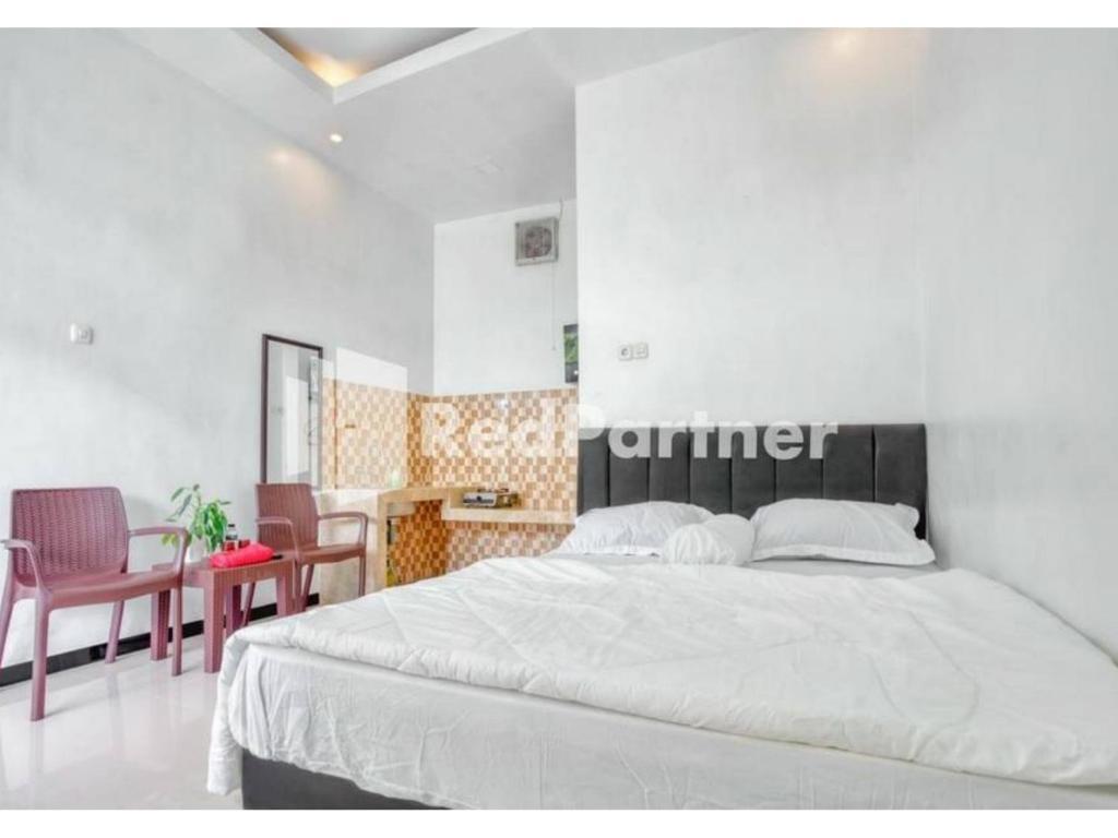 Бату: Griya Rahayu Guesthouse Redpartner Near Jatim Park 2 Batu