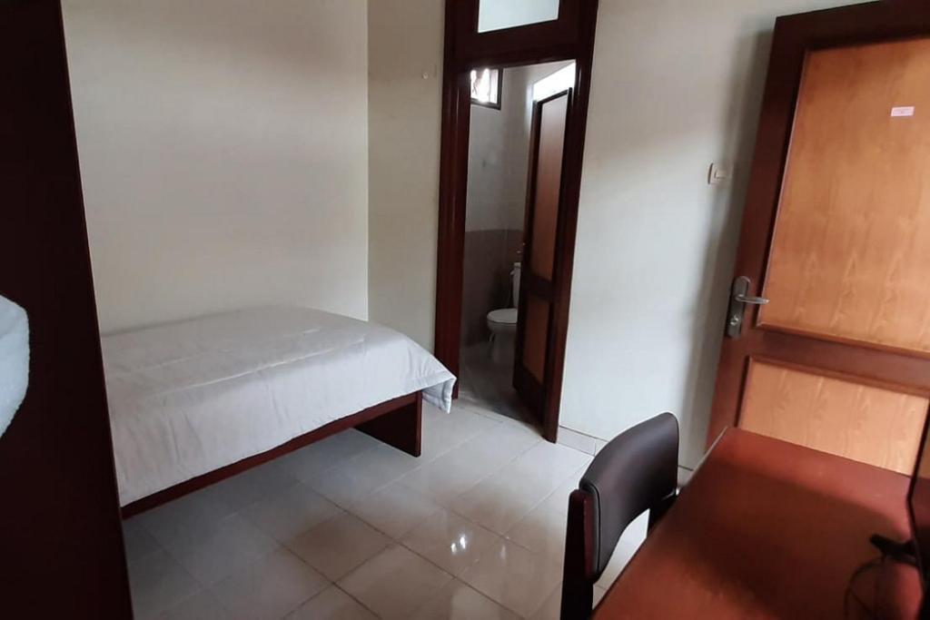 Депок: Griya Fatima RedPartner near UGM