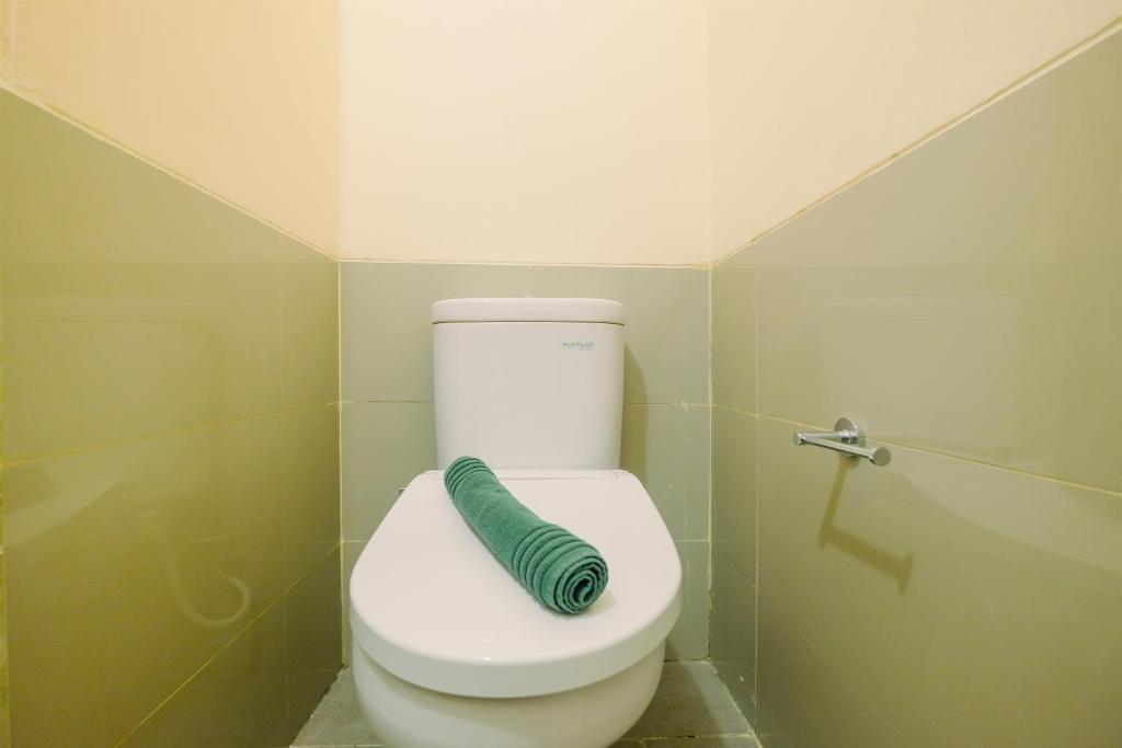 Джакарта: Studio Kebayoran Icon Apartment near Gandaria City Mall By Travelio