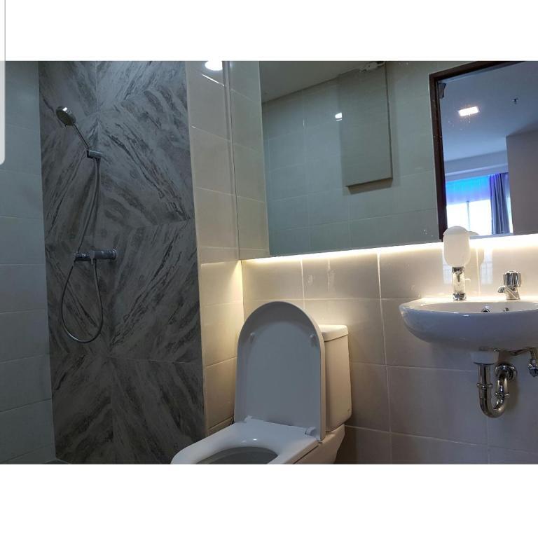 Джакарта: 2 Bed Room Amazing Sea View Condo 80sqm Fast Internet