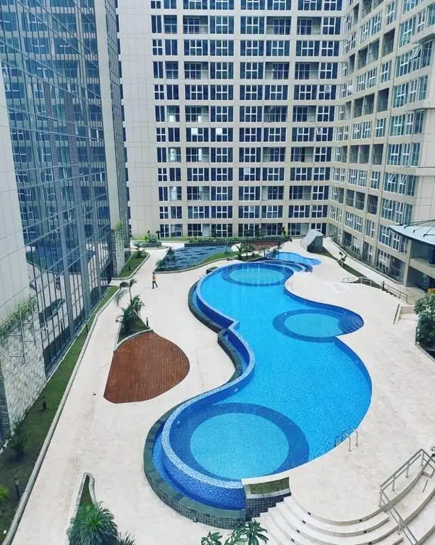 Медан: Huge Family Room 94m2 Jati Junction - Pool & Gym