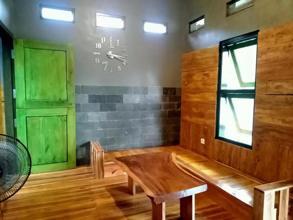 Патранг: Pine Tree House