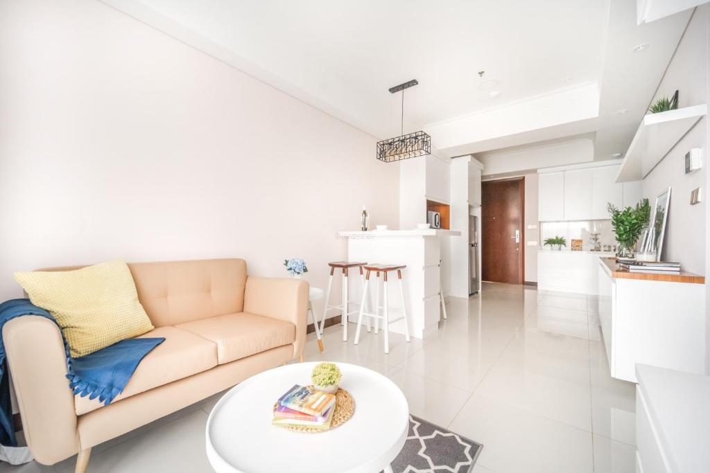 Джакарта: New Modern & Serene 2BR Apt Connected to Mall