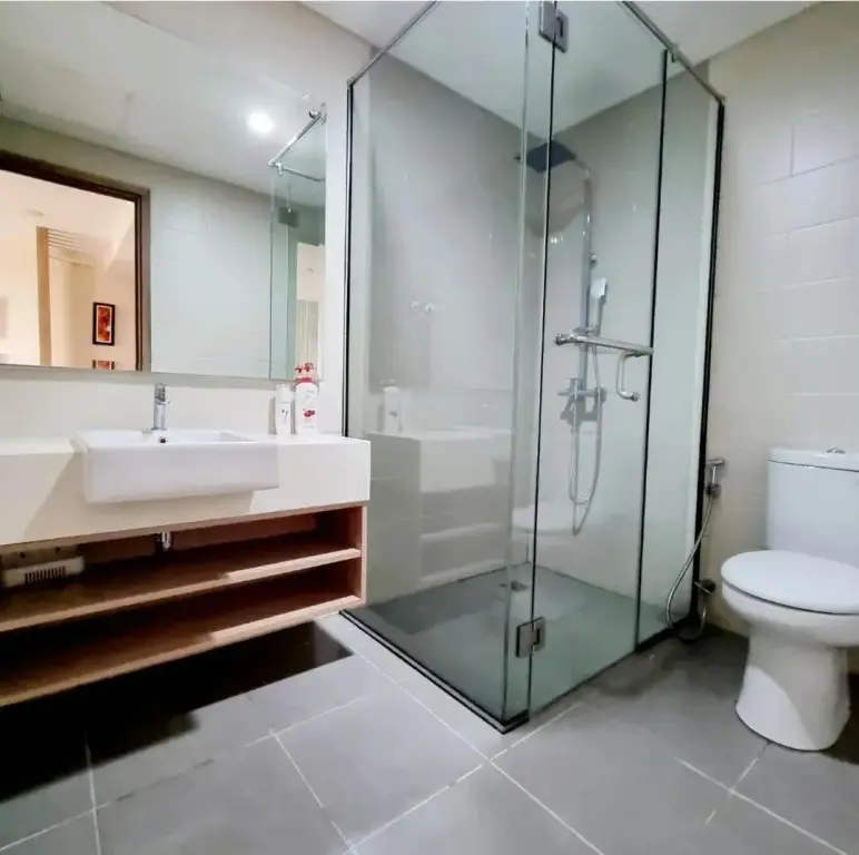 Джакарта: Apt Pejaten Park 1 Br Wood with Pool, Netflix & Washing Machine