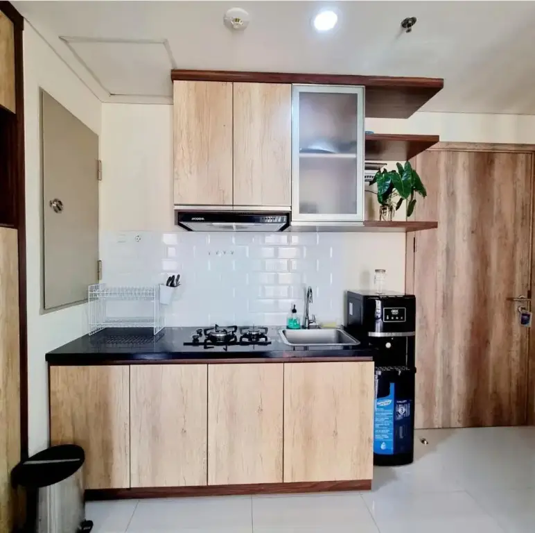 Джакарта: Apt Pejaten Park 1 Br Wood with Pool, Netflix & Washing Machine