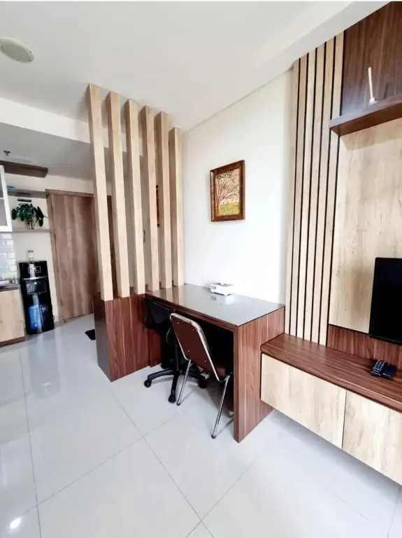 Джакарта: Apt Pejaten Park 1 Br Wood with Pool, Netflix & Washing Machine