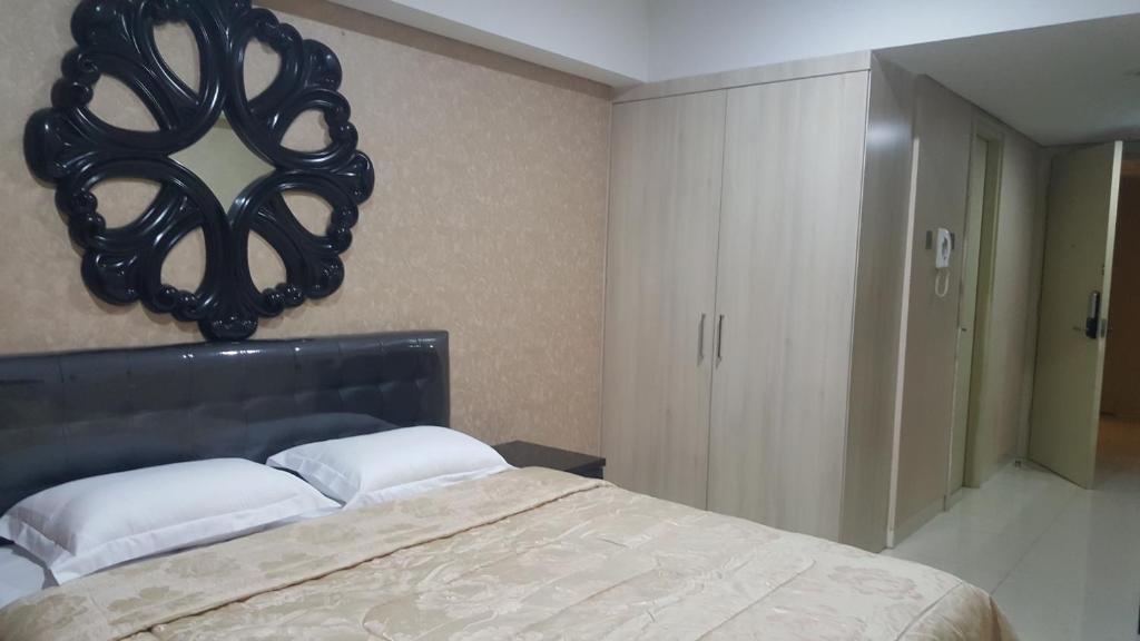 Семаранг: Warhol Apartement Lt 15 Jl. Ahmad Yani Simpang 5 Semarang