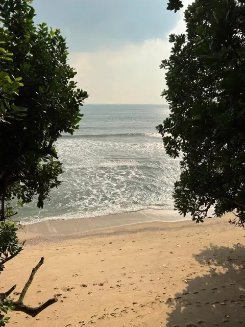 Lippo carita selatan condo 3bedroom langsung pantai — фото 1