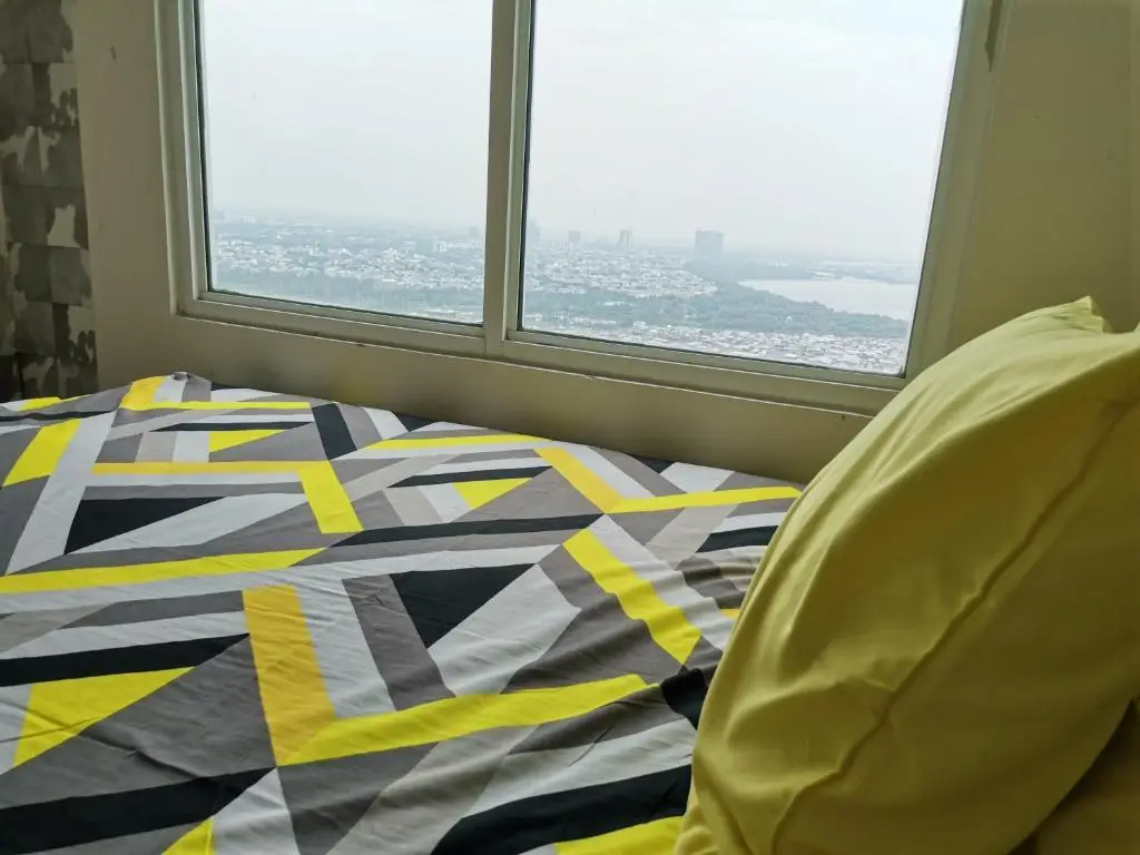 Джакарта: 4 Bed Condo Sleeping by the Sea