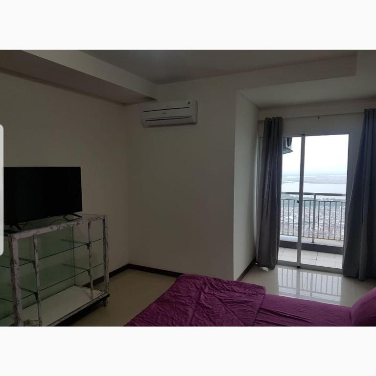 Джакарта: 4 Bed Condo Sleeping by the Sea
