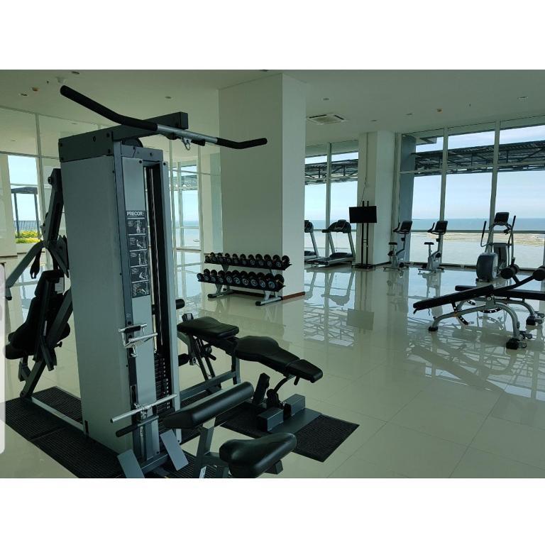 Джакарта: 4 Bed Condo Sleeping by the Sea