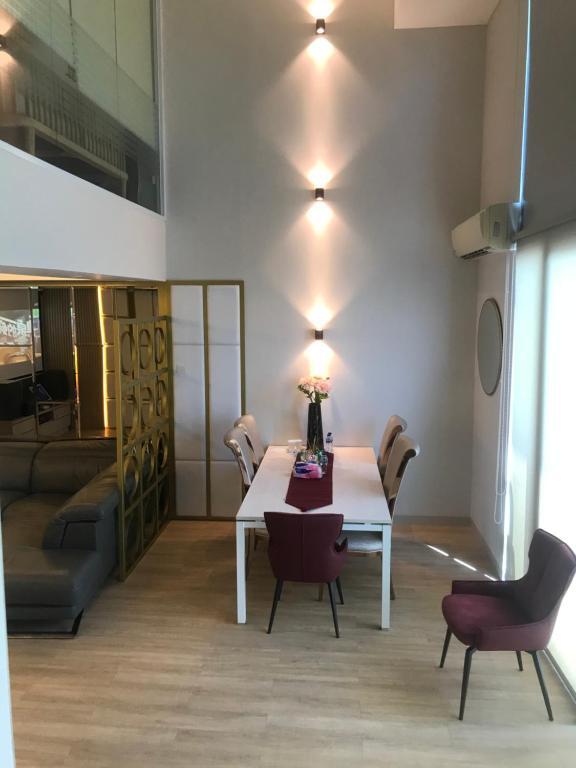 Джакарта: Ruby 5-Star Loft Private Hotel