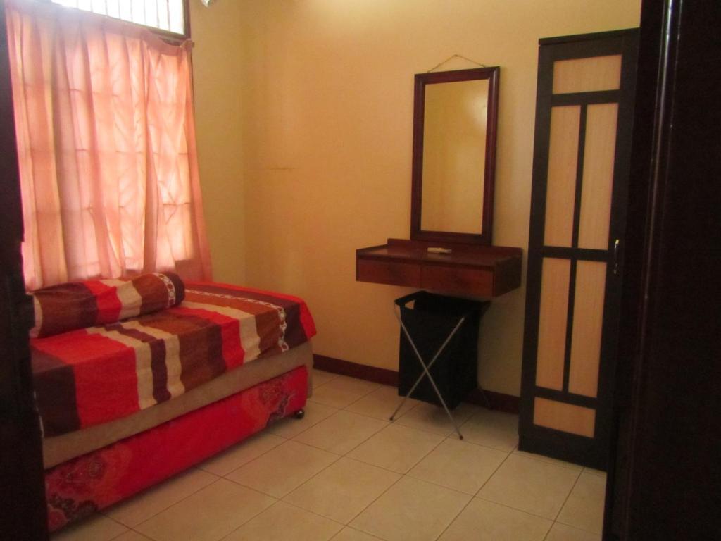 Джакарта: Golden island Homestay