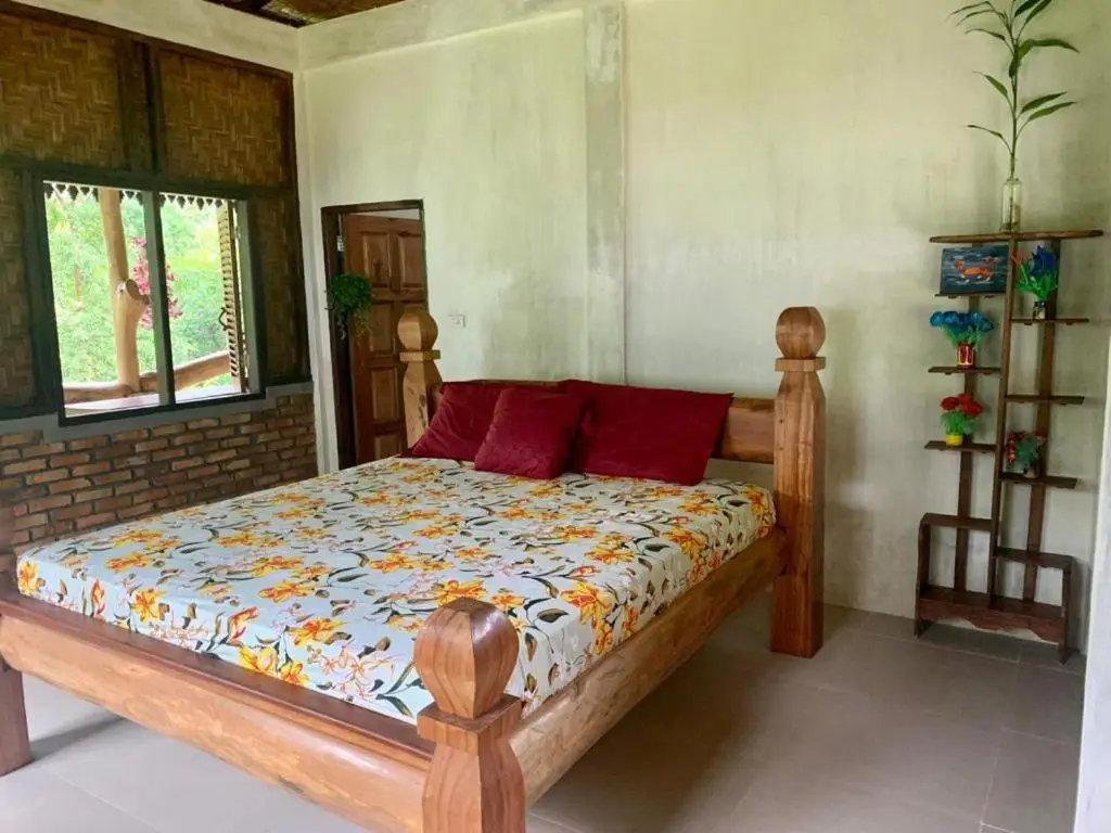 Готонг Ройонг: Hutan Subur guest house
