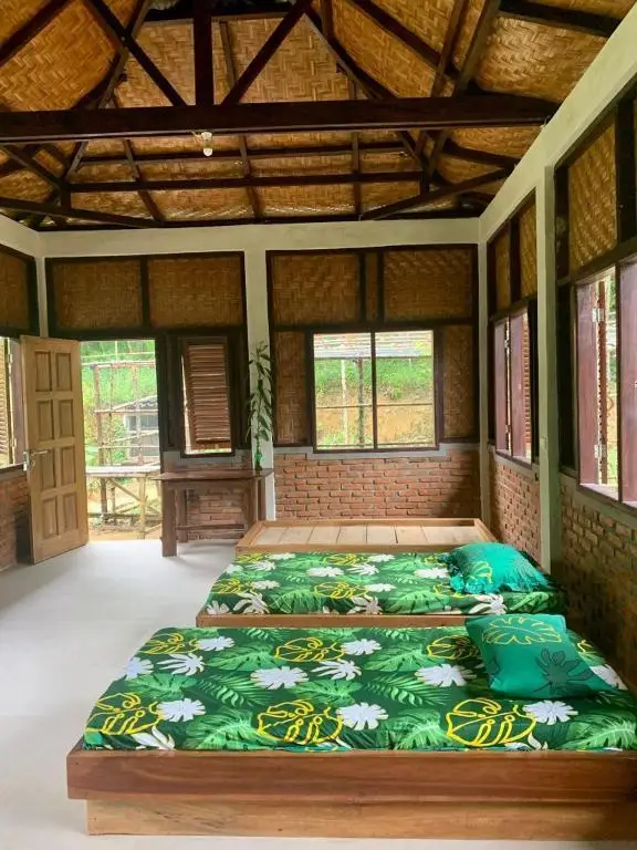 Готонг Ройонг: Hutan Subur guest house