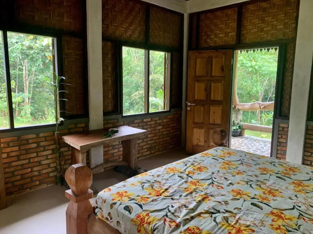Готонг Ройонг: Hutan Subur guest house