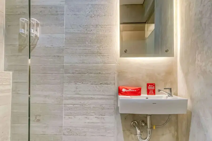 Джакарта: Formerly Reddoorz Plus Near Gandaria City Mall 2