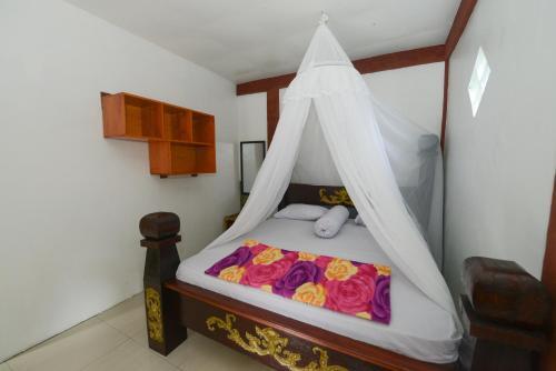 Готонг Ройонг: Batu Kapal Guest House & Jungle trekking