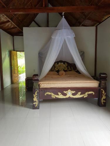 Готонг Ройонг: Batu Kapal Guest House & Jungle trekking