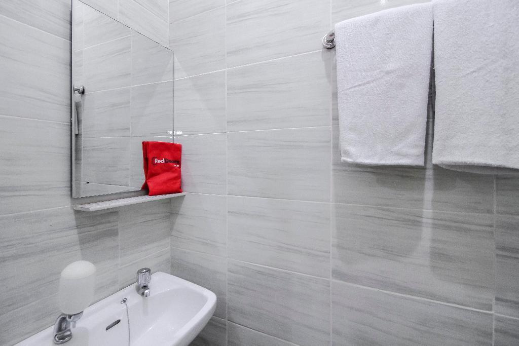 Бекаси: Reddoorz Plus Near Galaxy Bekasi