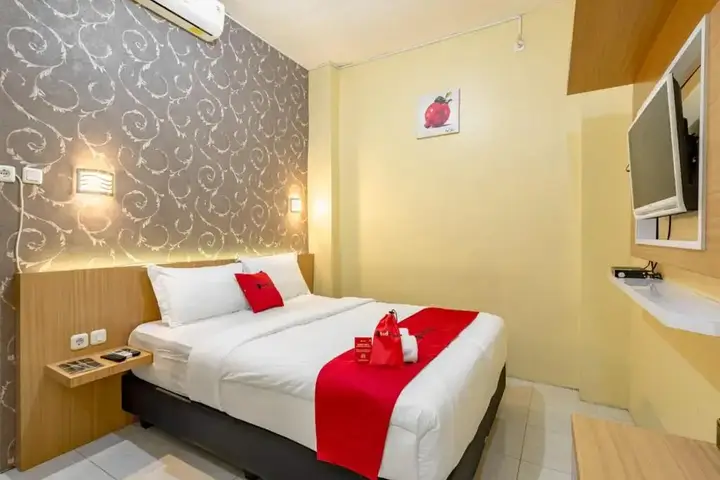 Бату: Reddoorz Near Dino Park