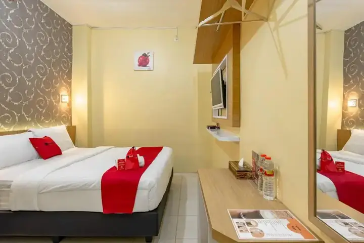 Бату: Reddoorz Near Dino Park