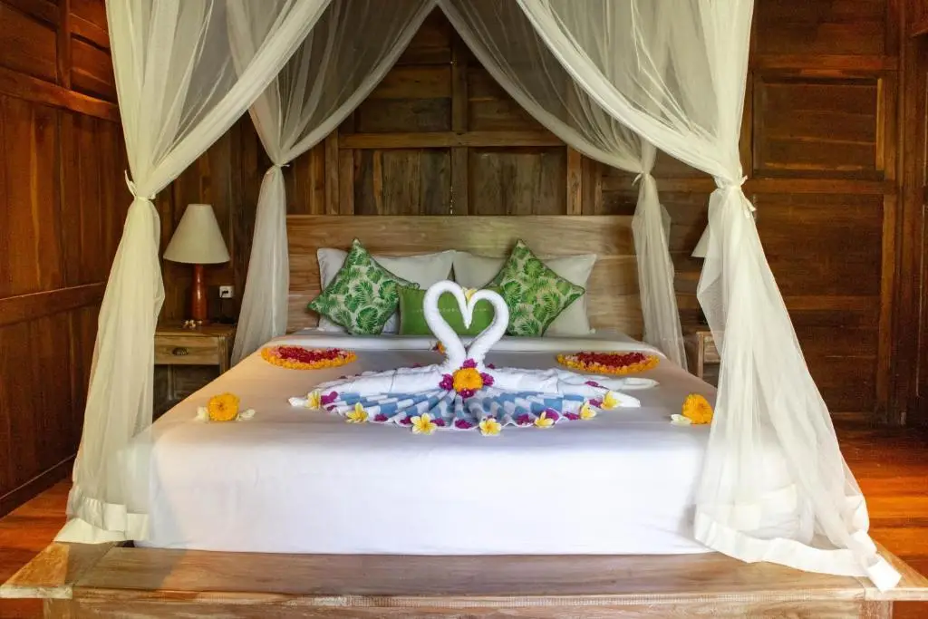 Себату: Mirah Guest House