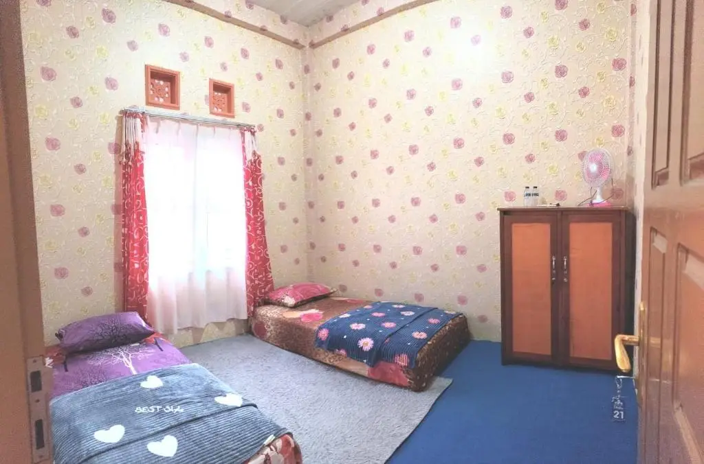 Букиттинги: Penginapan Syariah Dhifa Indonesian only