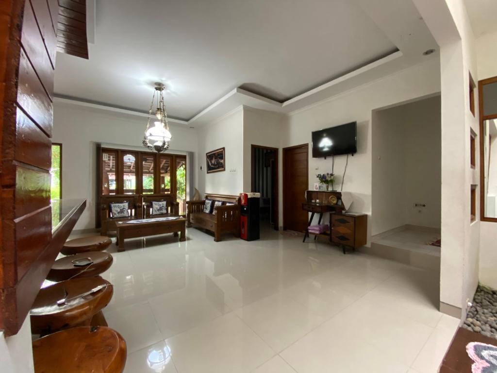 Батуретно: Rengganis Homestay