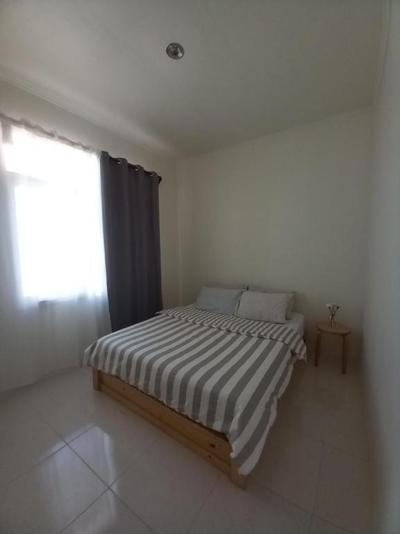 Аньер: Shambala palm beach anyer