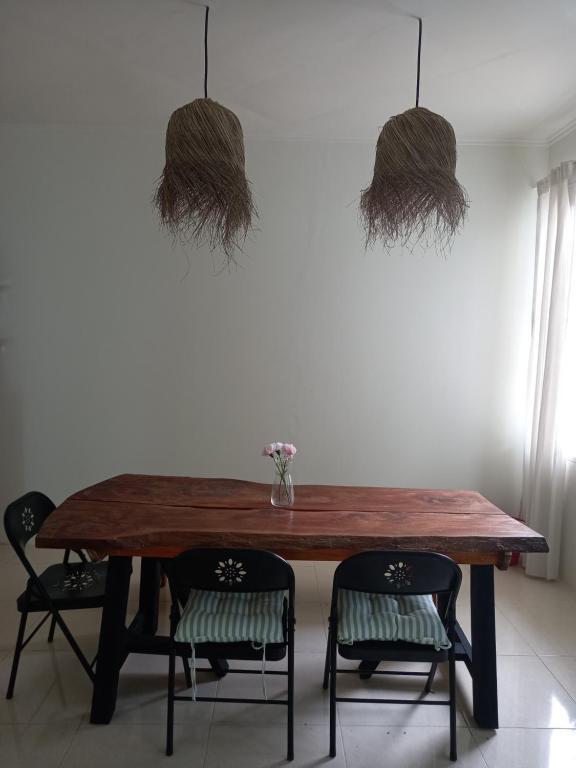 Аньер: Shambala palm beach anyer