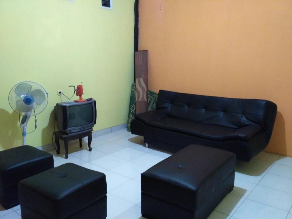 Батуретно: Jlatren Homestay