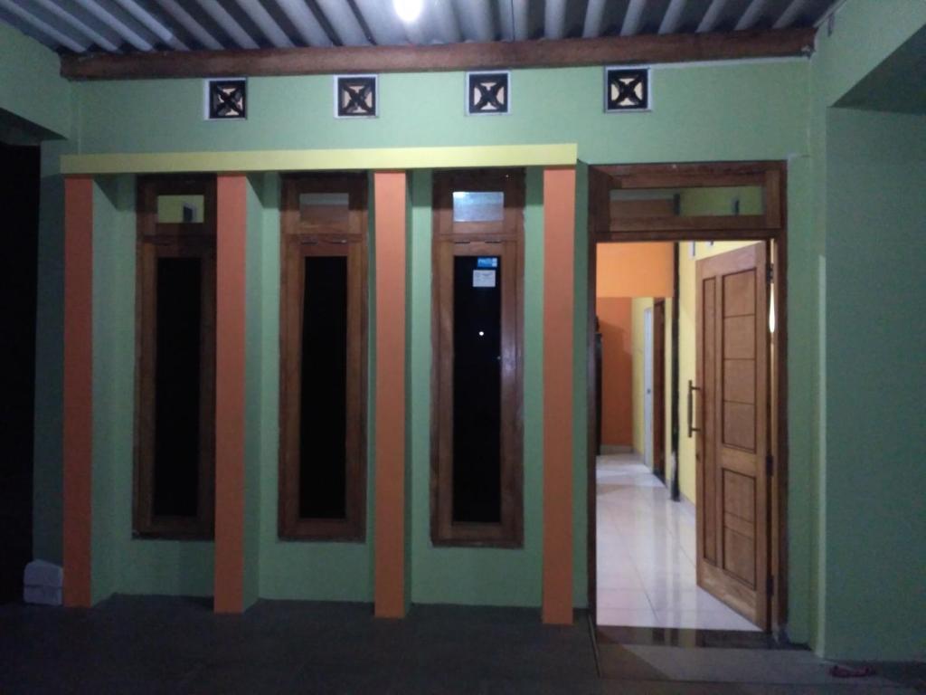 Батуретно: Jlatren Homestay