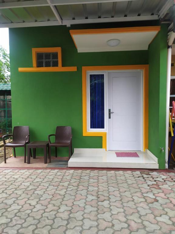 Читарингул: Bu Sur Homestay