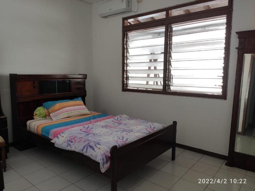 Семаранг: Kelana 2 Nice Homestay (5 Bed Rooms) Semarang