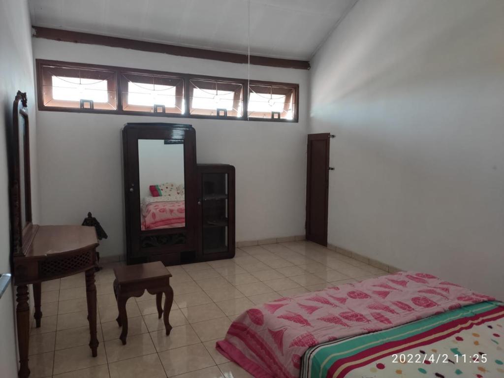 Семаранг: Kelana 2 Nice Homestay (5 Bed Rooms) Semarang