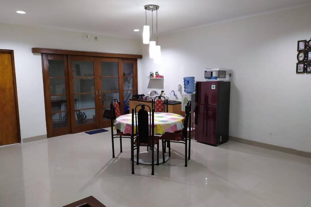 Джокьякарта: Awana Dream 4 bedrooms house , 5min to Alun Alun, Kraton, Malioboro bdc
