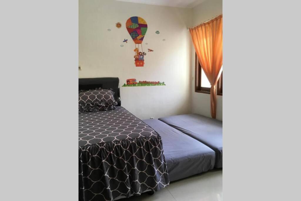 Джокьякарта: Awana Dream 4 bedrooms house , 5min to Alun Alun, Kraton, Malioboro bdc