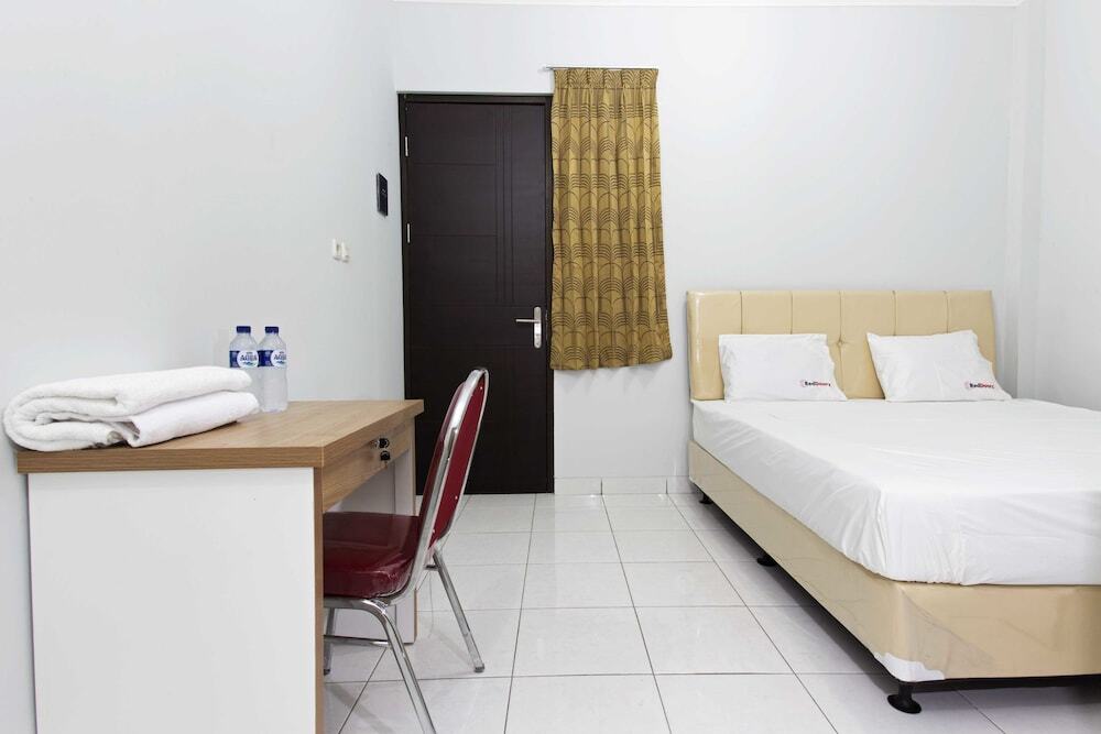 Джакарта: RedDoorz near Percetakan Negara