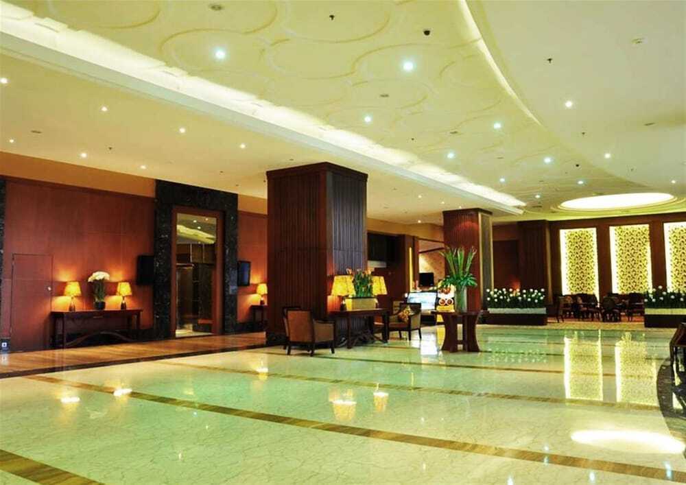 Джакарта: 2 Bedrooms Apartment at Best Western Residence by Travelio