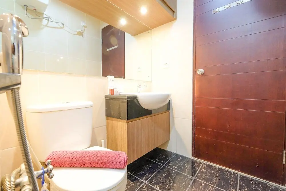 Джакарта: 2 Bedrooms Apartment at Best Western Residence by Travelio
