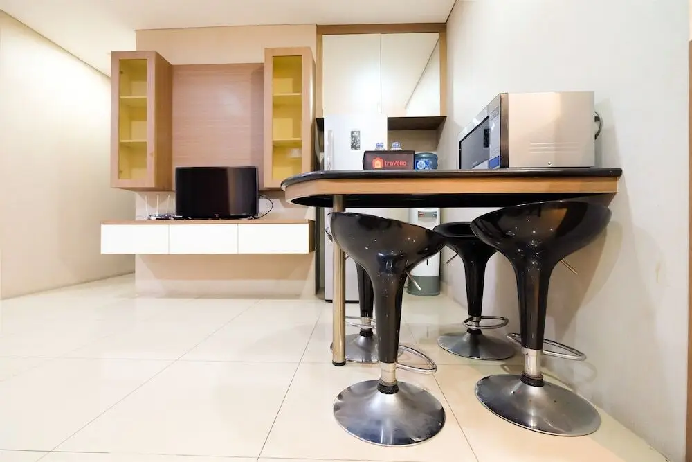 Джакарта: 2 Bedrooms Apartment at Best Western Residence by Travelio