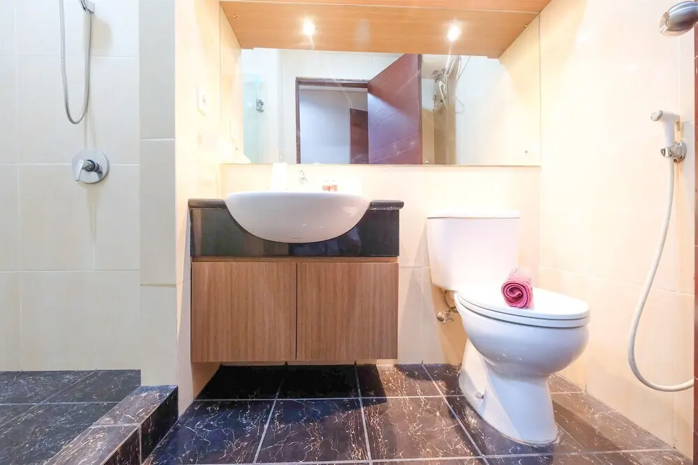 Джакарта: 2 Bedrooms Apartment at Best Western Residence by Travelio