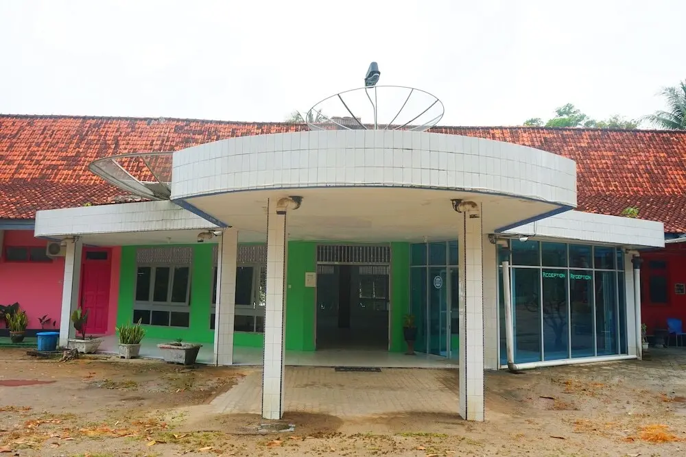Сунгайлиате: Oyo 1148 Pelangi Hotel New Teluk Uber