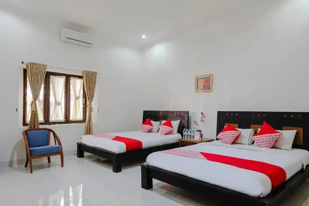 Понорого: OYO 1190 Ndalem Katong Guest House