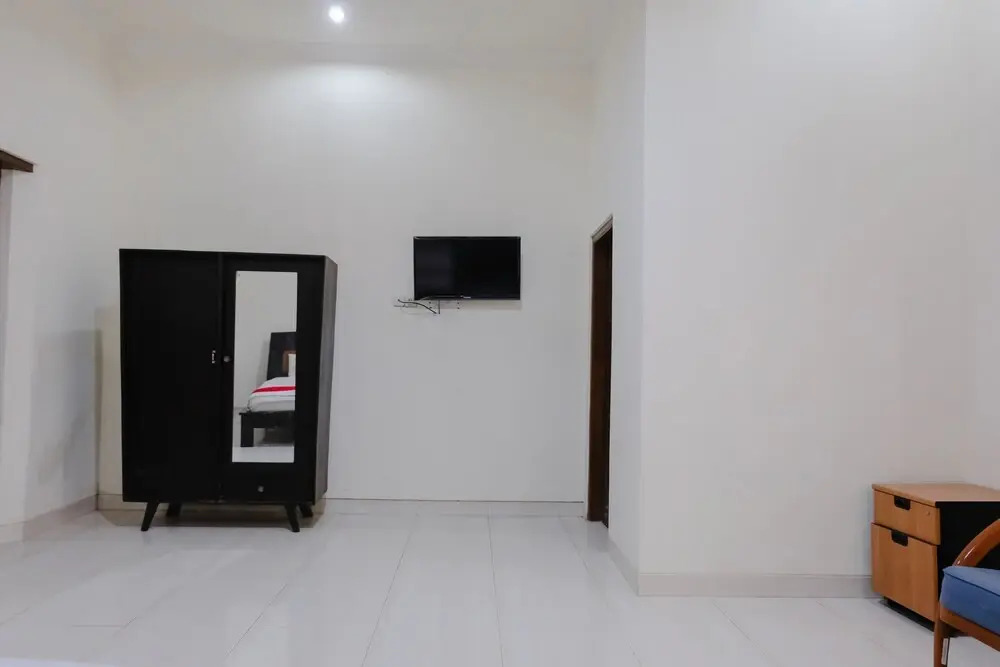 Понорого: OYO 1190 Ndalem Katong Guest House