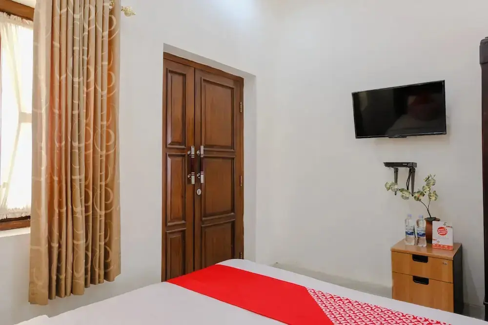 Понорого: OYO 1190 Ndalem Katong Guest House
