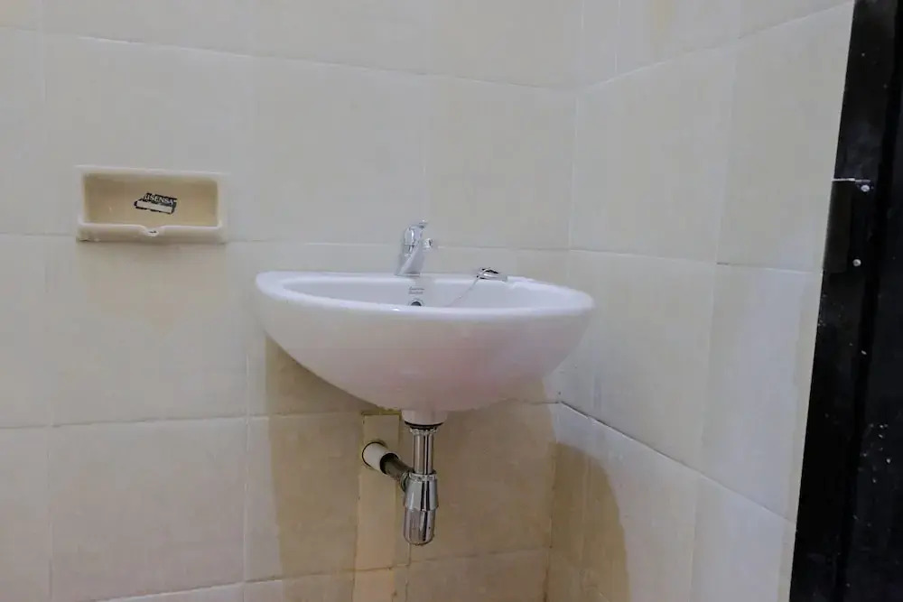 Понорого: OYO 1190 Ndalem Katong Guest House