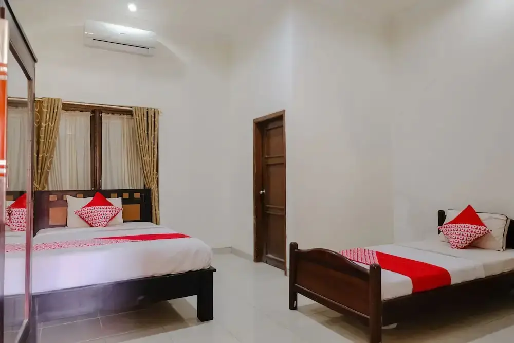 Понорого: OYO 1190 Ndalem Katong Guest House